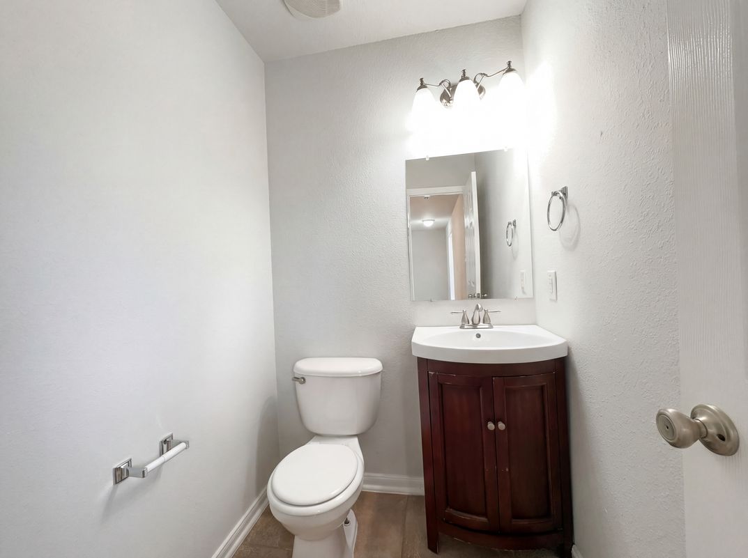 Photo 9 of 17 of 2310 Redfish Dr, Texas City, TX