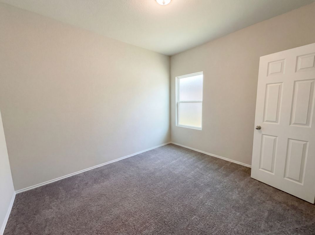 Photo 13 of 17 of 431 Pleasanton Way, San Antonio, TX