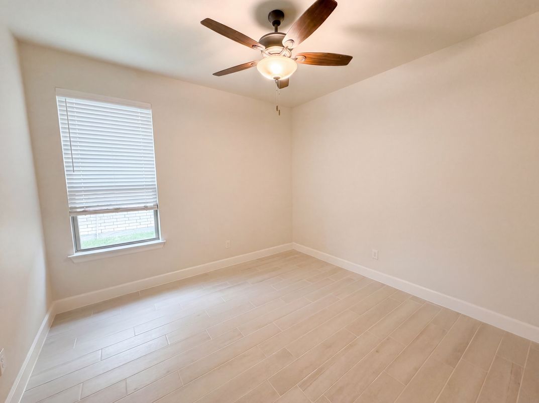 Photo 9 of 19 of 612 Wood Brook Ln, Burleson, TX