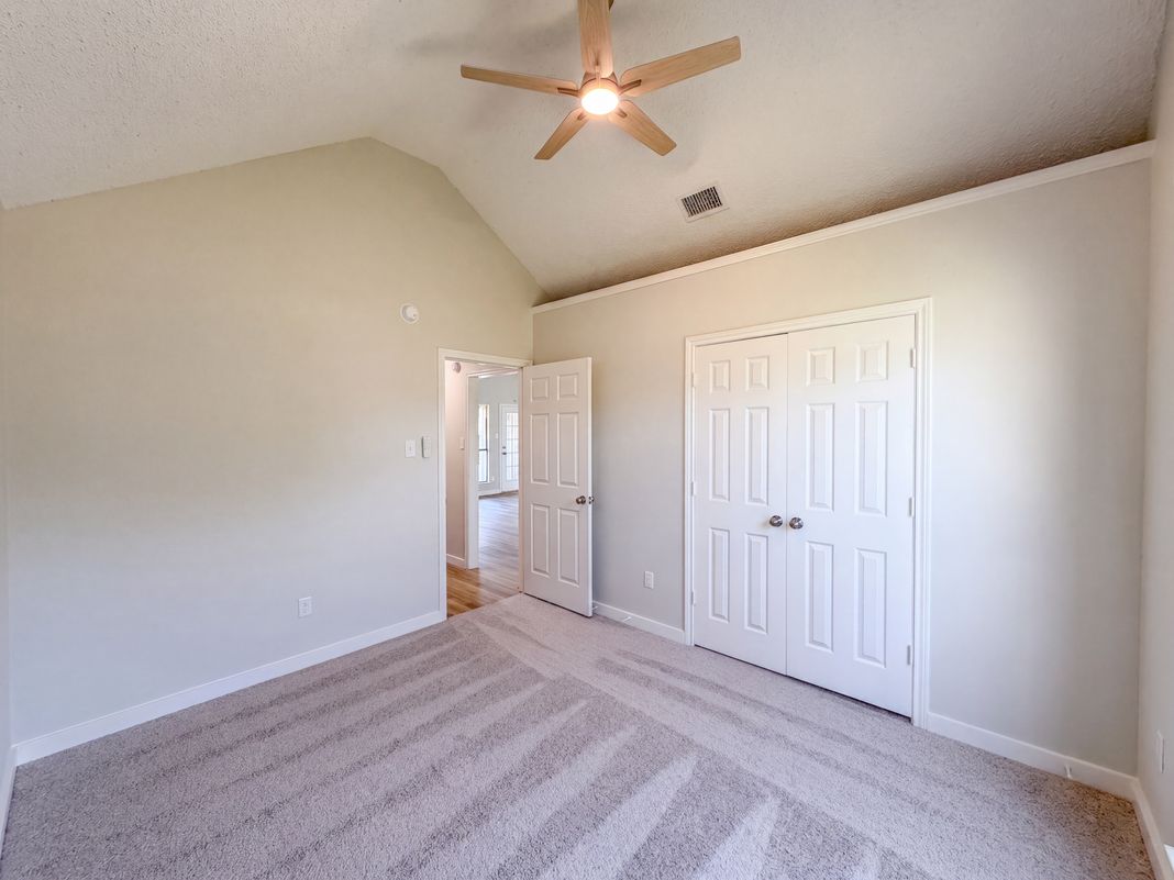 Photo 18 of 27 of 6037 Sundown Dr, Watauga, TX