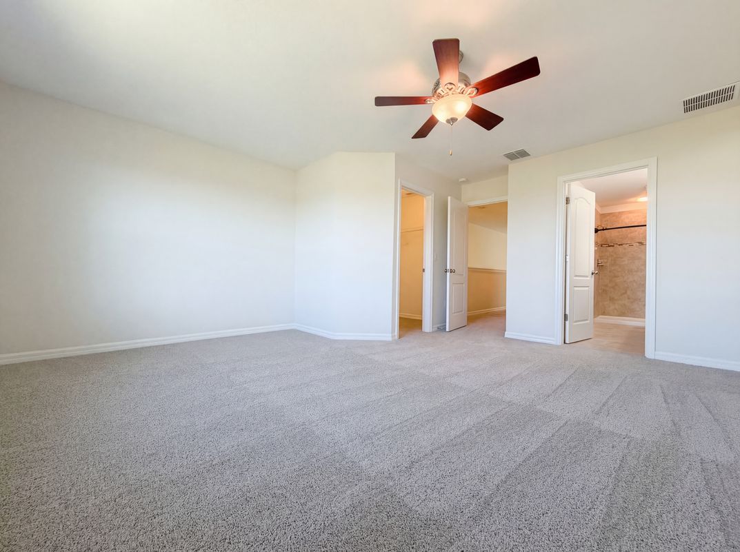 Photo 4 of 26 of 10844 Verawood Dr, Riverview, FL