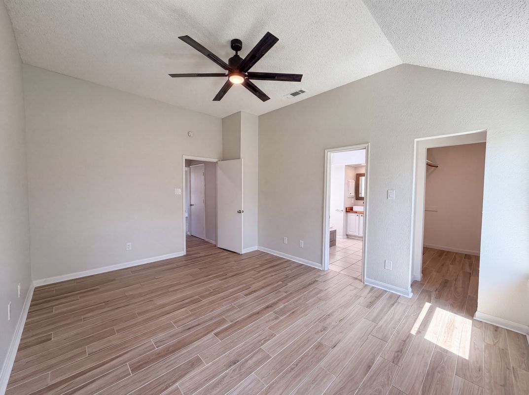 Photo 4 of 25 of 713 Lake Bluff Dr, Flower Mound, TX