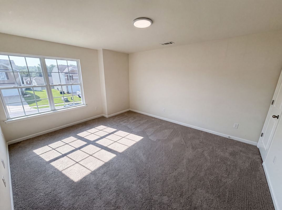 Photo 16 of 26 of 9833 Wardley Dr, Charlotte, NC