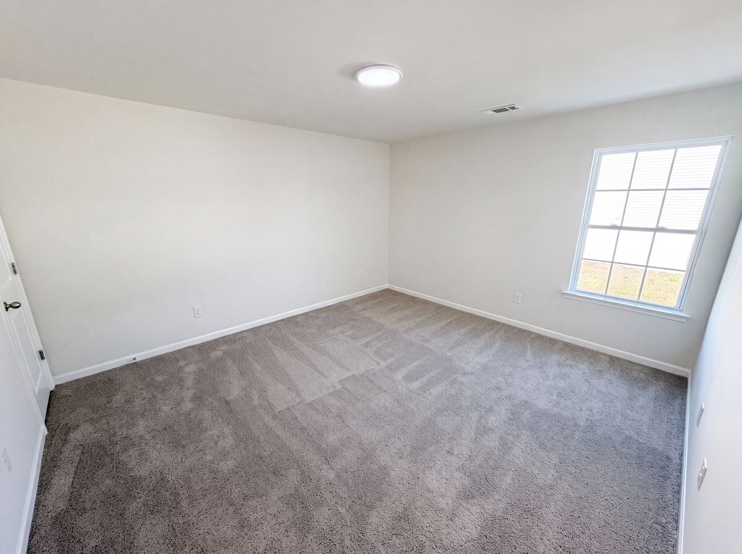 Photo 14 of 26 of 9833 Wardley Dr, Charlotte, NC