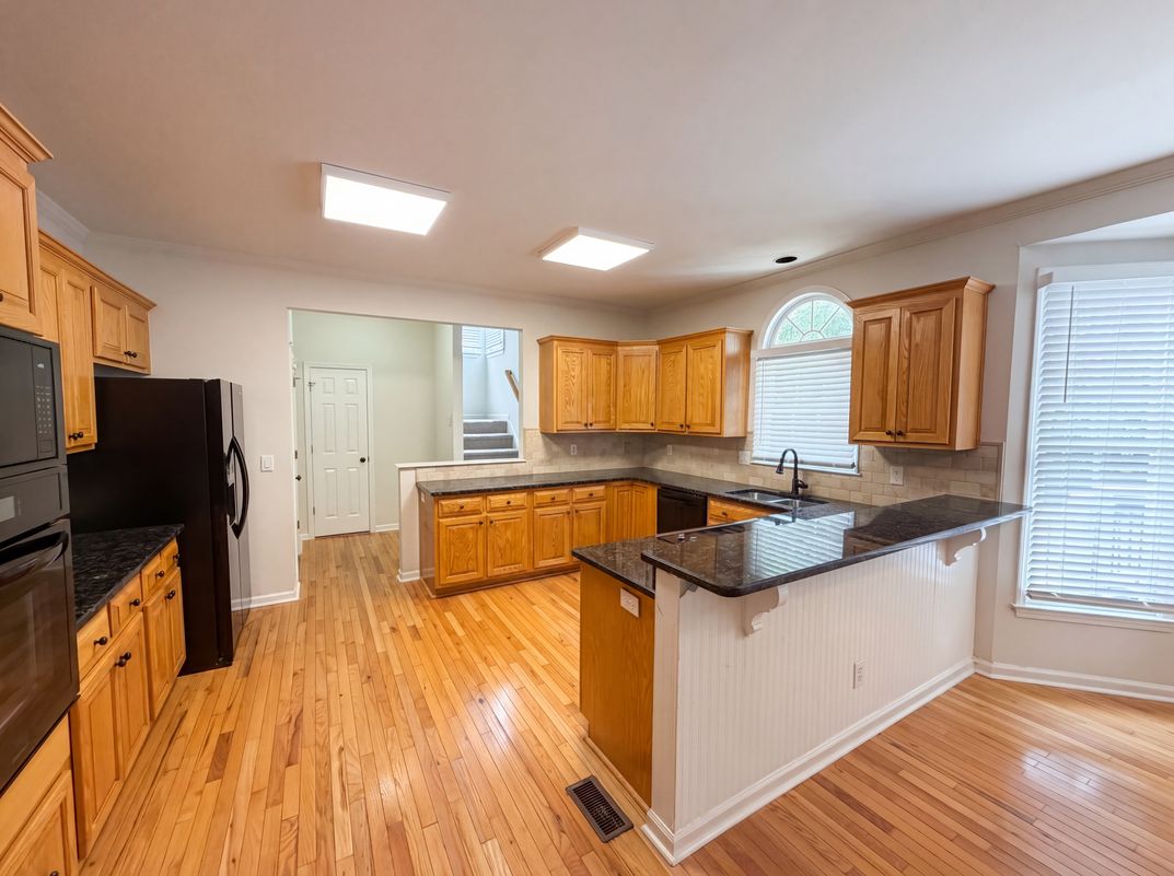 Photo 8 of 26 of 1900 Milfield Cir, Snellville, GA