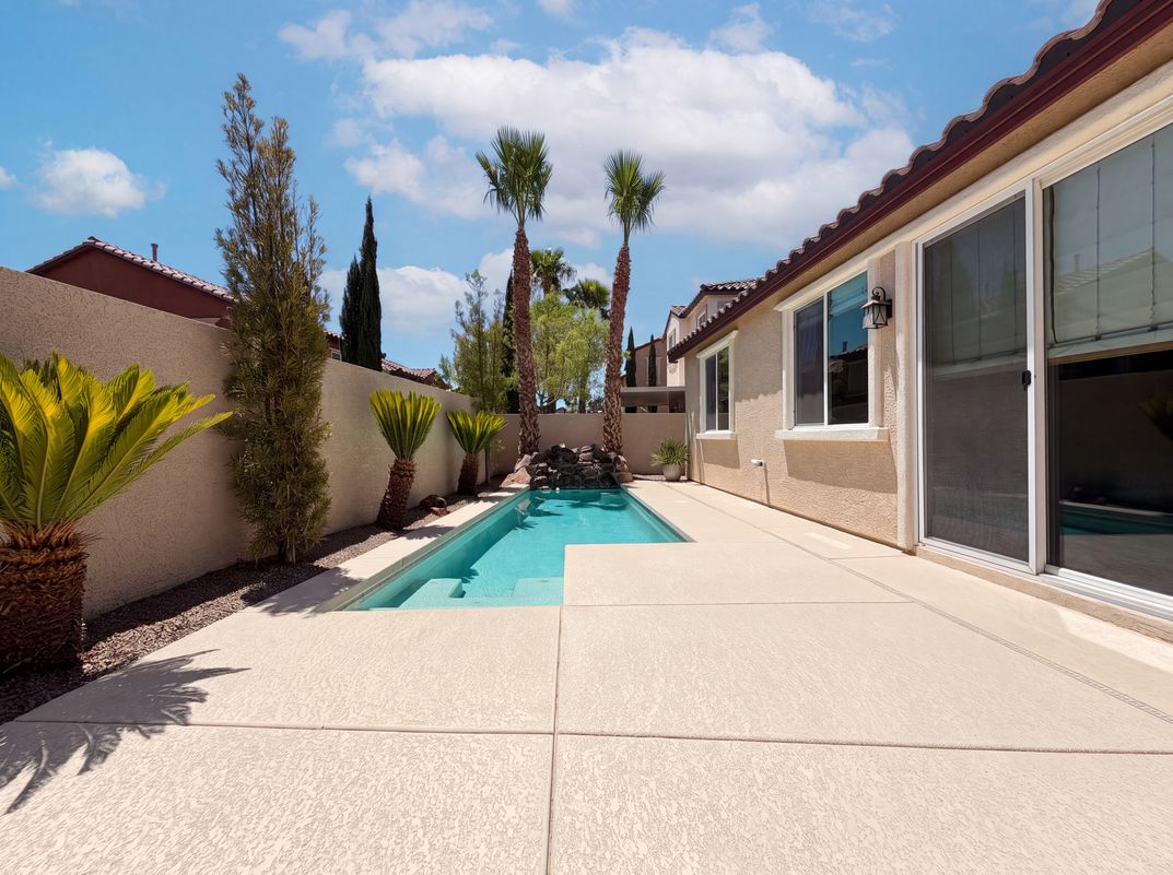 Photo 18 of 21 of 908 Baronet Dr, Las Vegas, NV