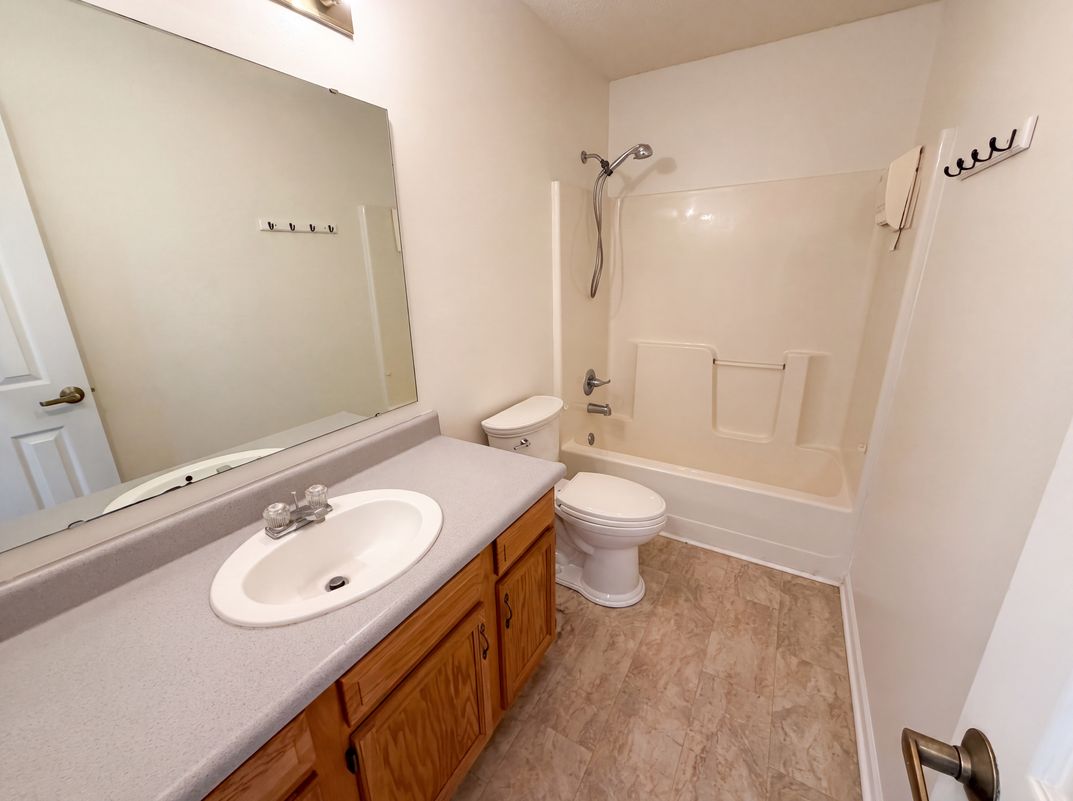 Photo 11 of 16 of 345 Leffler Dr, Indianapolis, IN