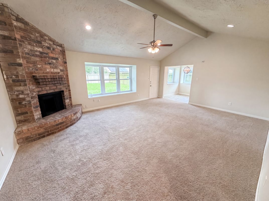 Photo 3 of 19 of 17110 Golf Club Dr, Crosby, TX