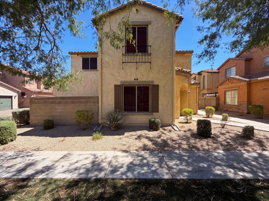 Property photo 1 of 3968 E Melinda Dr