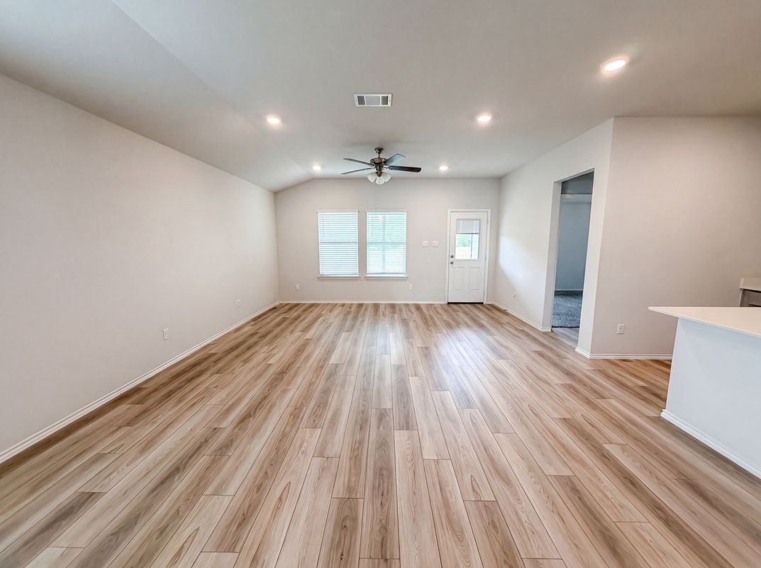Property photo 3 of 10008 Altara Cv