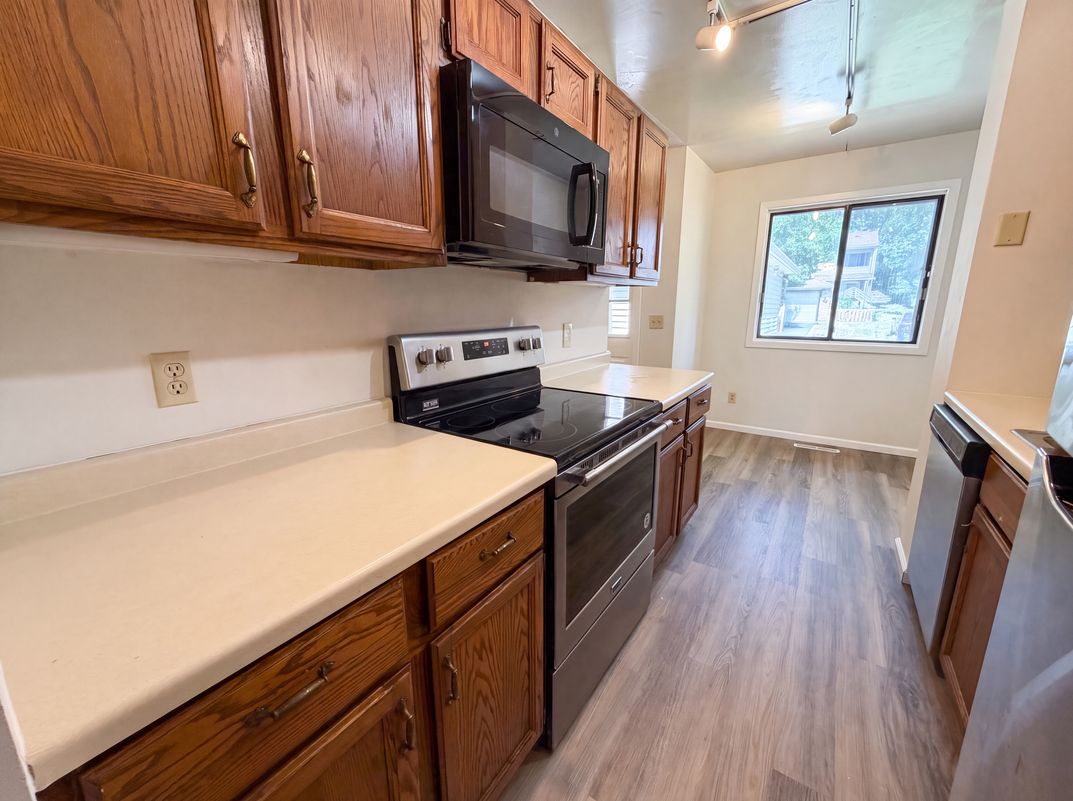 Photo 12 of 30 of 201 Bridlewood Dr, St. Paul, MN