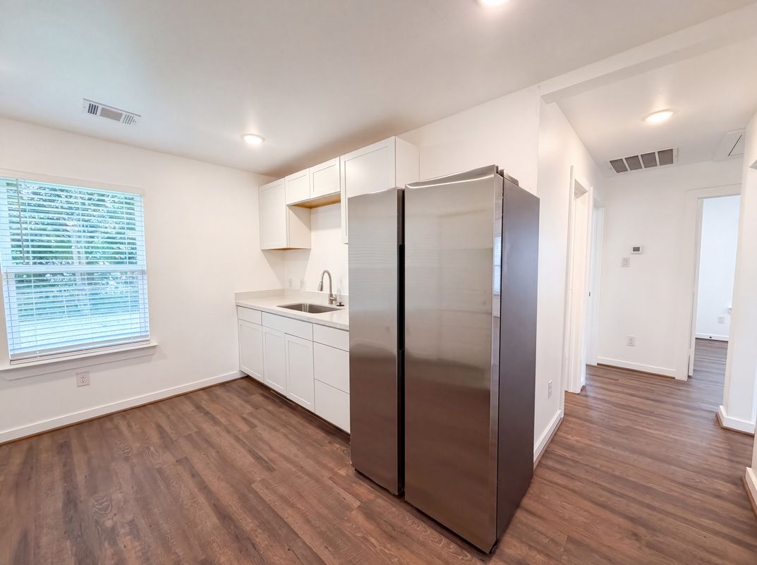 Photo 6 of 17 of 3457 Mainer St, Houston, TX
