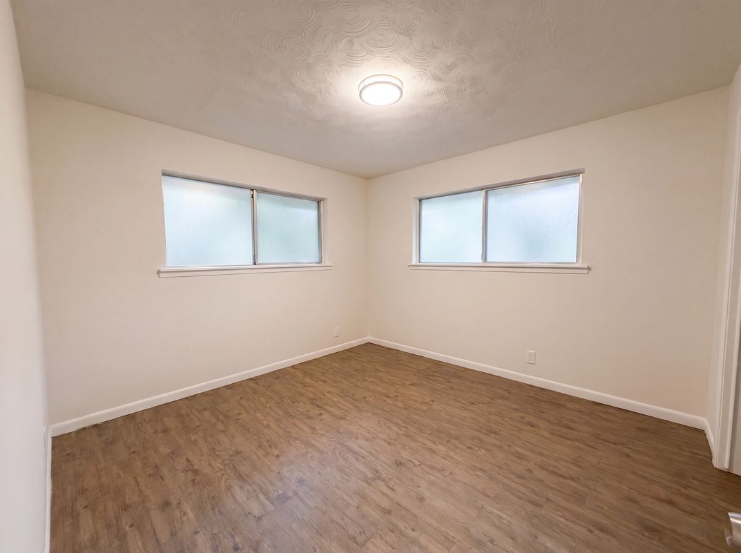Photo 9 of 18 of 437 Denison Dr, Pottsboro, TX
