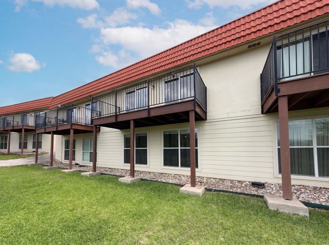 Photo 5 of 18 of 3216 Poe Cv, Lago Vista, TX
