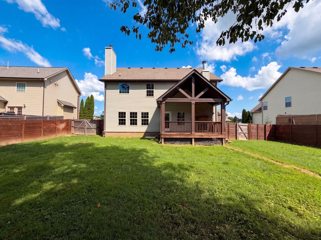 Photo 5 of 44 of 791 W Glenview Dr, Lenoir City, TN