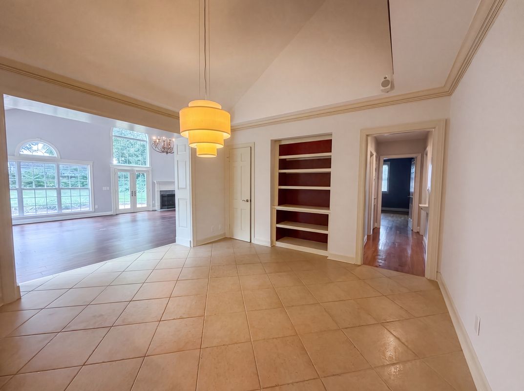 Photo 8 of 23 of 608 Estes Rd, Nashville, TN