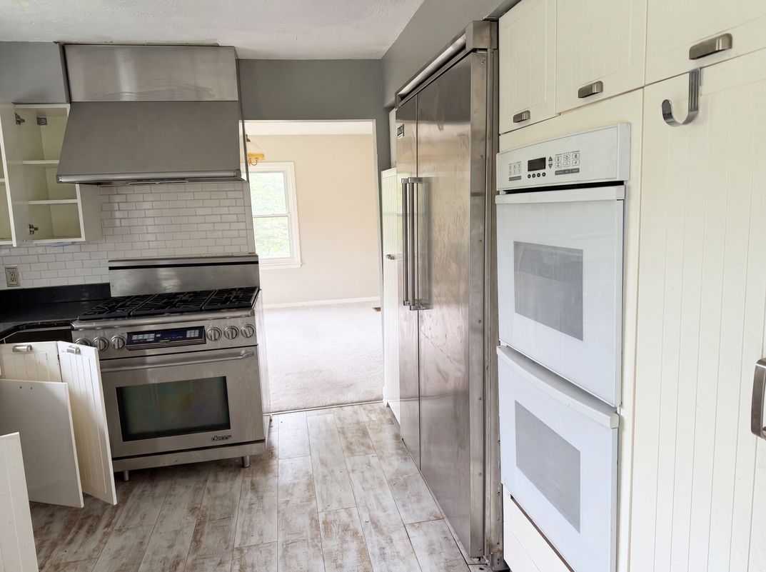 Photo 2 of 19 of 6536 Mountview Ct, Brighton, MI