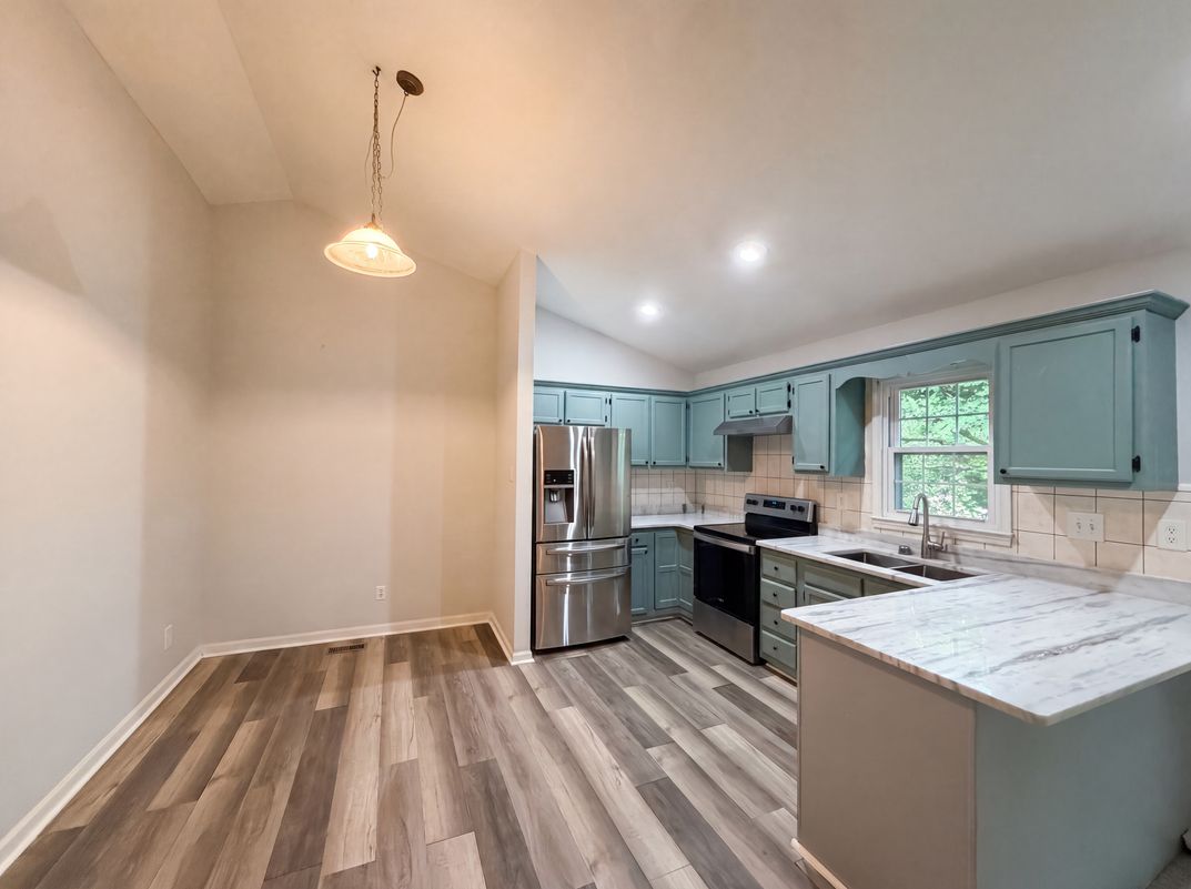 Photo 8 of 17 of 7816 Foxwood Dr, Raleigh, NC