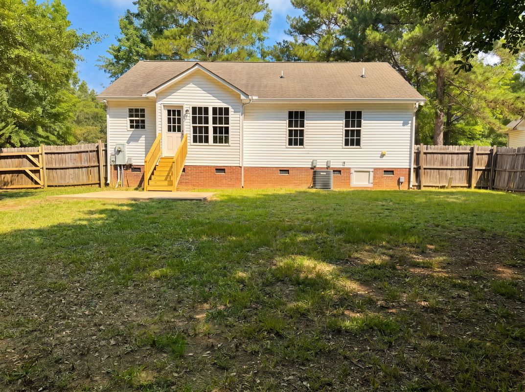 Photo 6 of 30 of 576 Sunray Dr, Clayton, NC