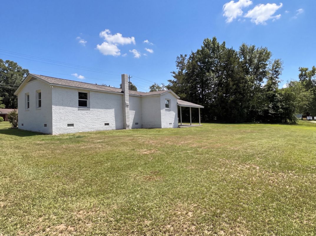 Photo 30 of 32 of 630 S Lee St, Batesburg, SC