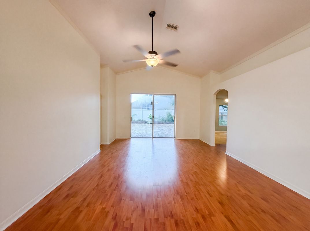 Photo 3 of 22 of 6941 Crown Lake Dr, Gibsonton, FL
