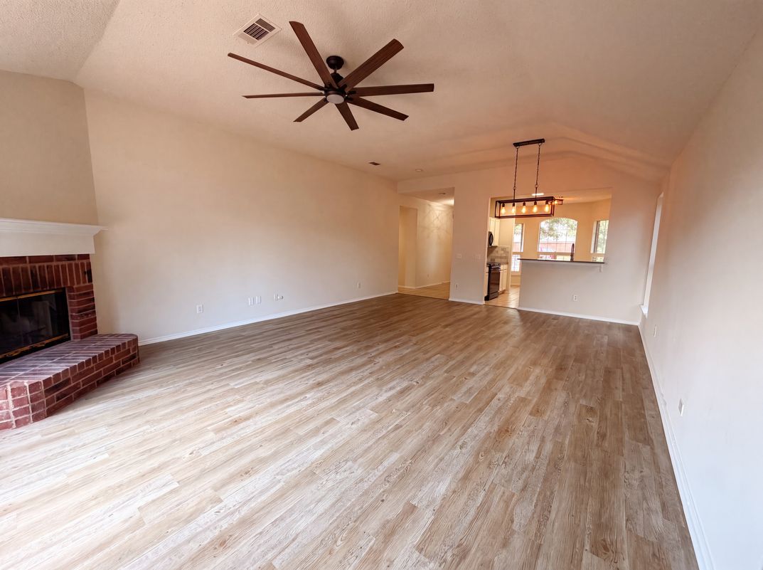 Photo 4 of 16 of 405 Kathy Ln, Wylie, TX