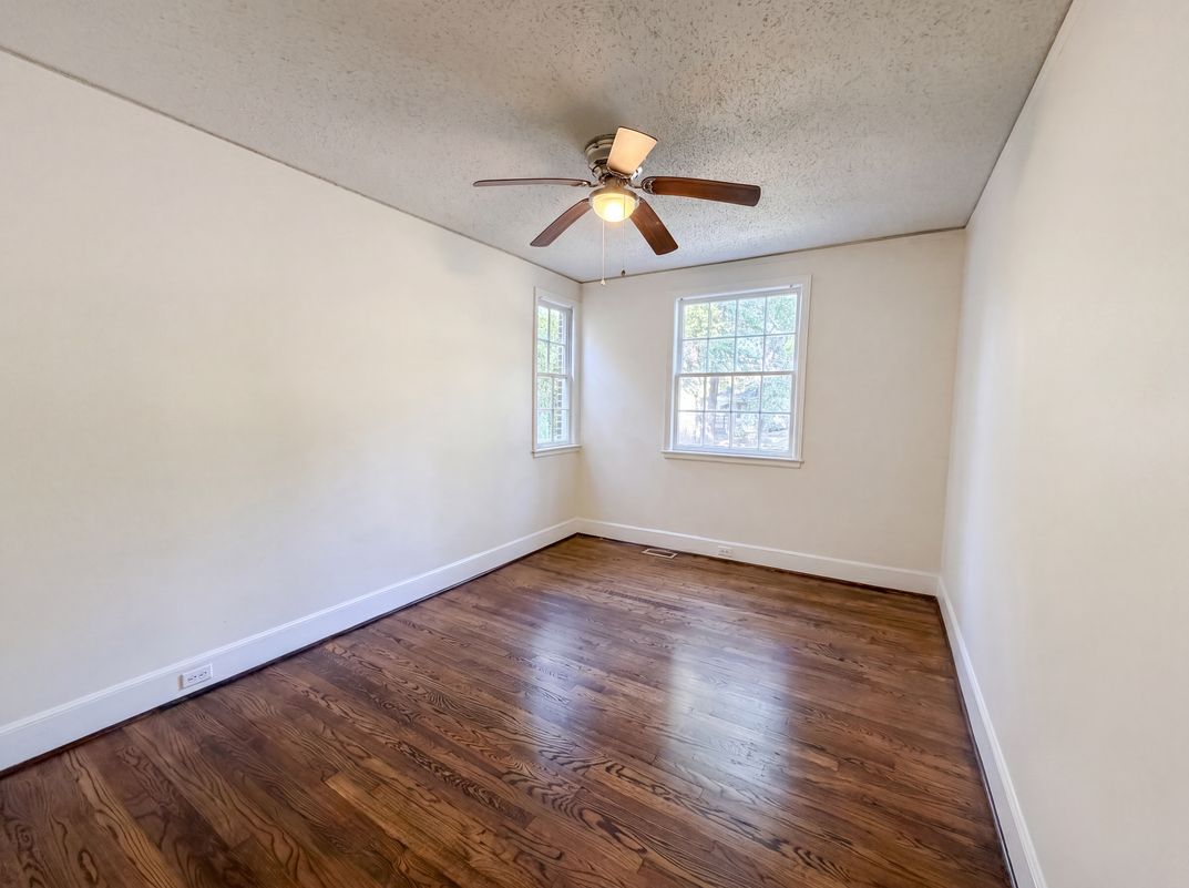 Photo 4 of 17 of 1901 Glenwood Rd, Columbia, SC
