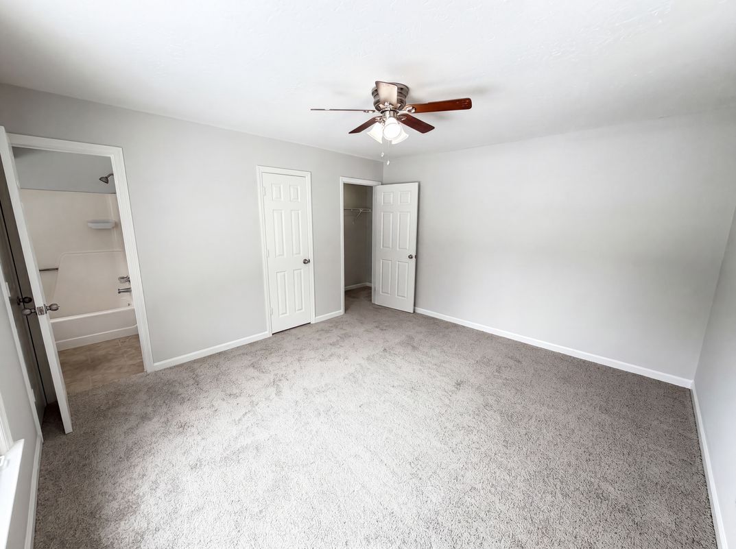 Photo 4 of 19 of 237 Chads Ford Way, Roswell, GA