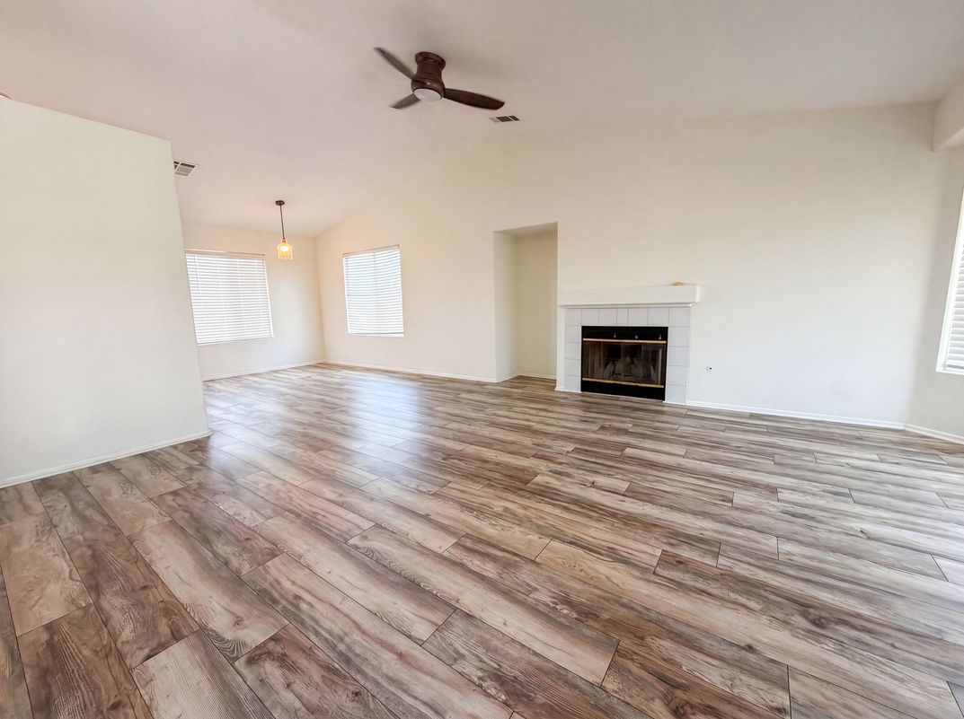 Property photo 3 of 22125 Country Hills Dr