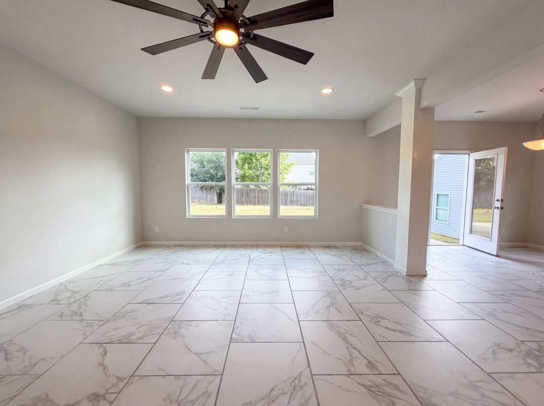 Property photo 3 of 617 Heather Glen Crst