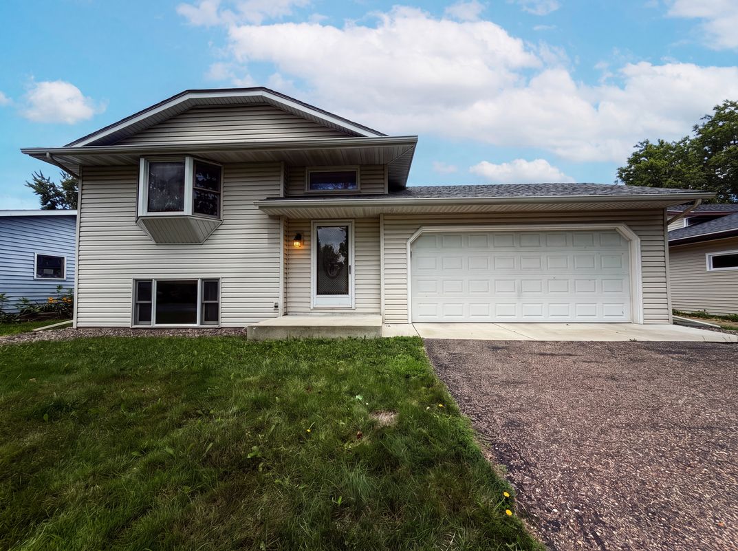 Property photo 1 of 18216 Empire Trl