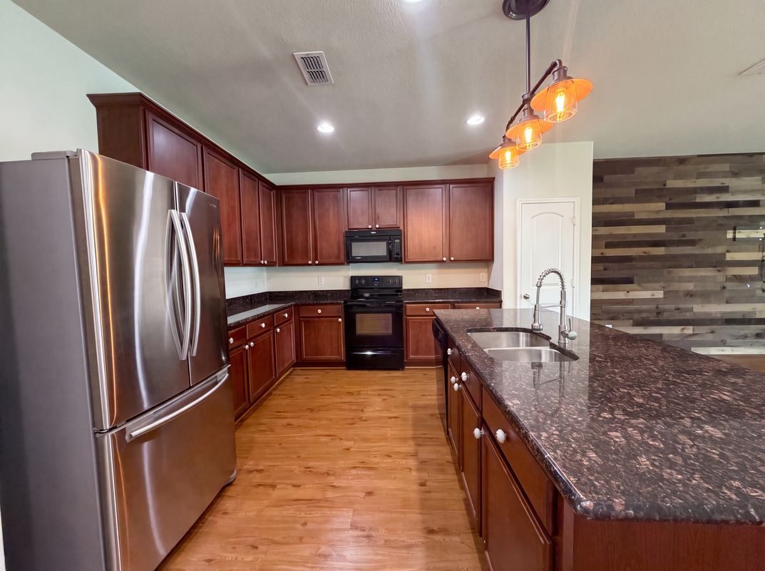 Photo 6 of 26 of 9165 Blackstone Dr, Providence Village, TX