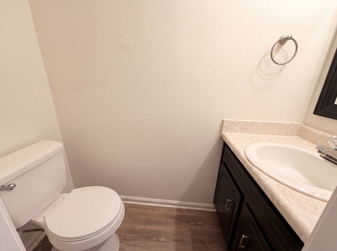 Photo 15 of 24 of 3402 Chaney Ln, Clarksville, TN