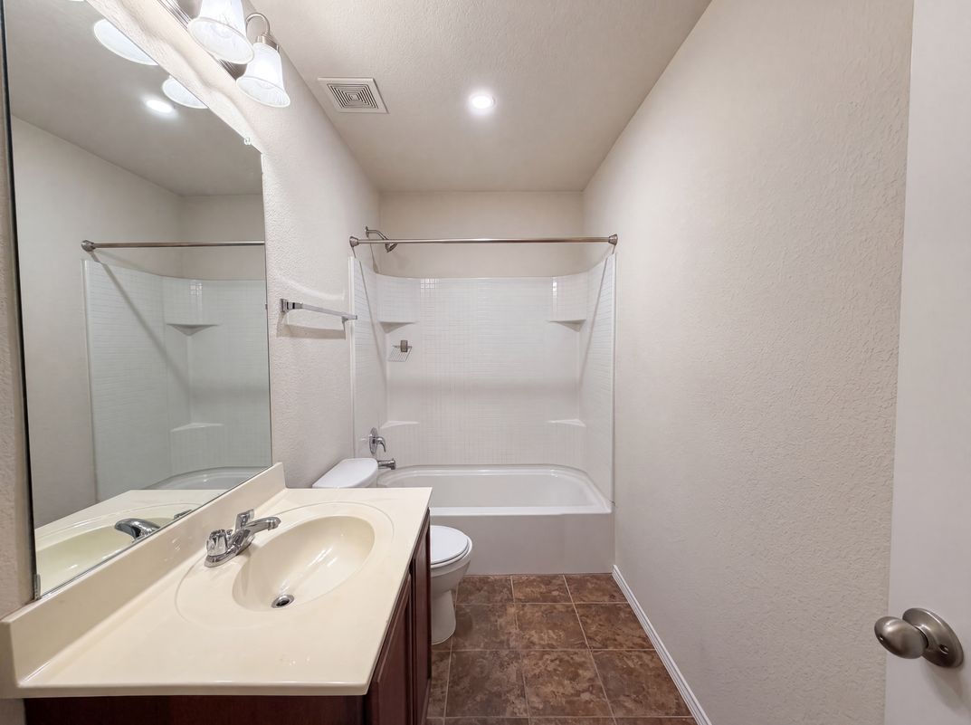 Photo 19 of 26 of 9165 Blackstone Dr, Providence Village, TX