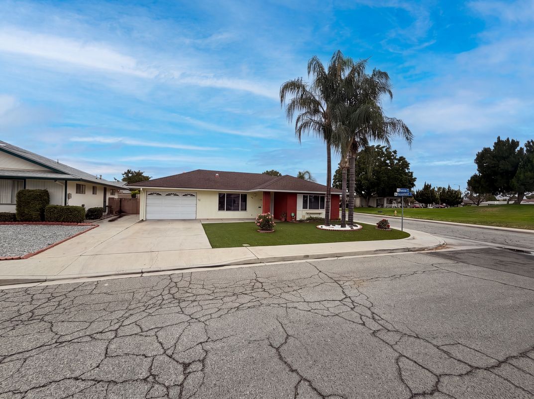 Photo 19 of 22 of 601 Palomar Dr, Hemet, CA