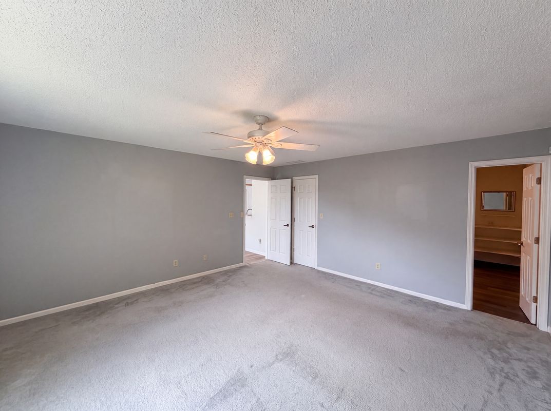 Photo 4 of 16 of 345 Leffler Dr, Indianapolis, IN