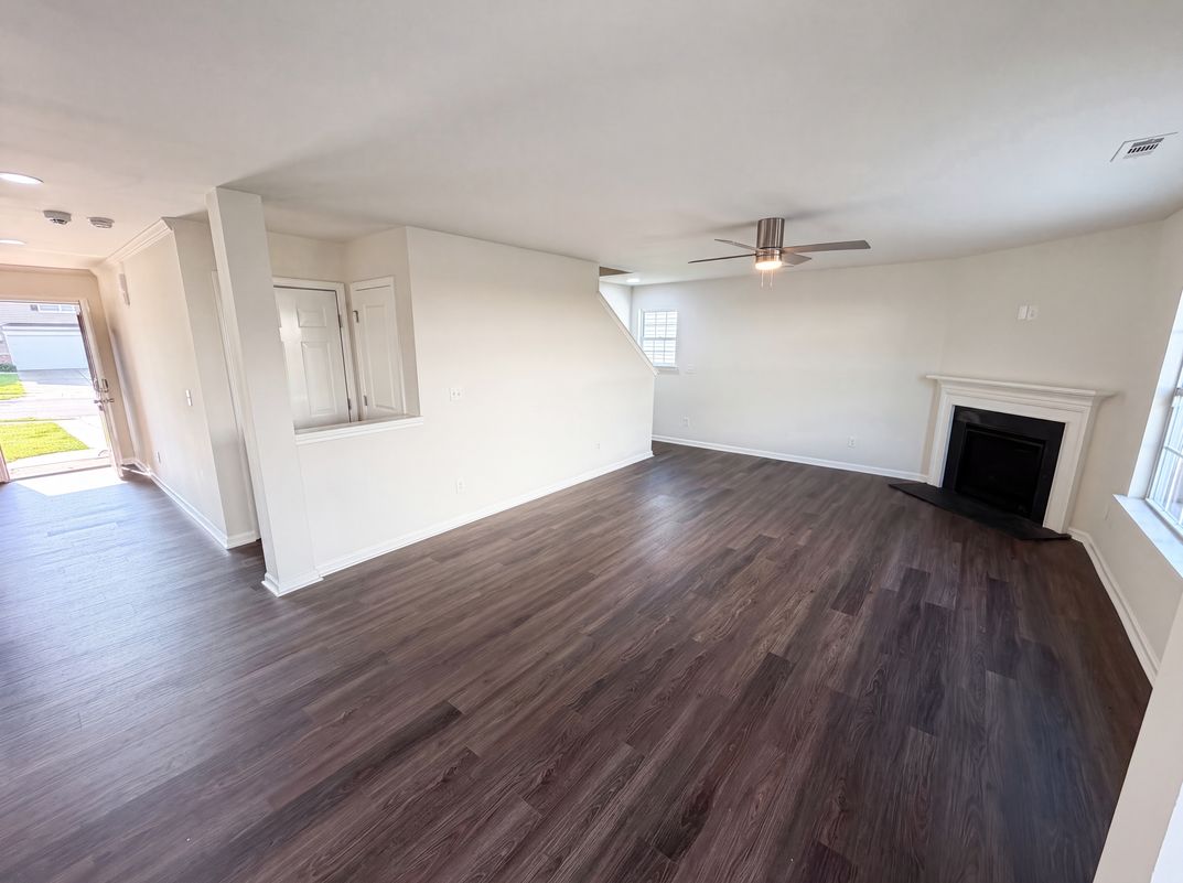 Photo 8 of 26 of 9833 Wardley Dr, Charlotte, NC