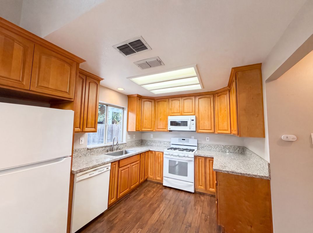 Property photo 2 of 6310 Laguna Mirage Ln