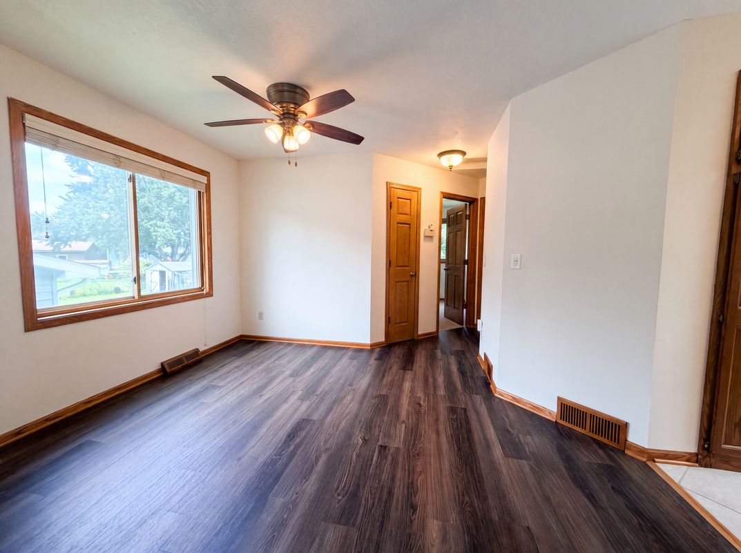 Photo 9 of 22 of 18216 Empire Trl, Farmington, MN