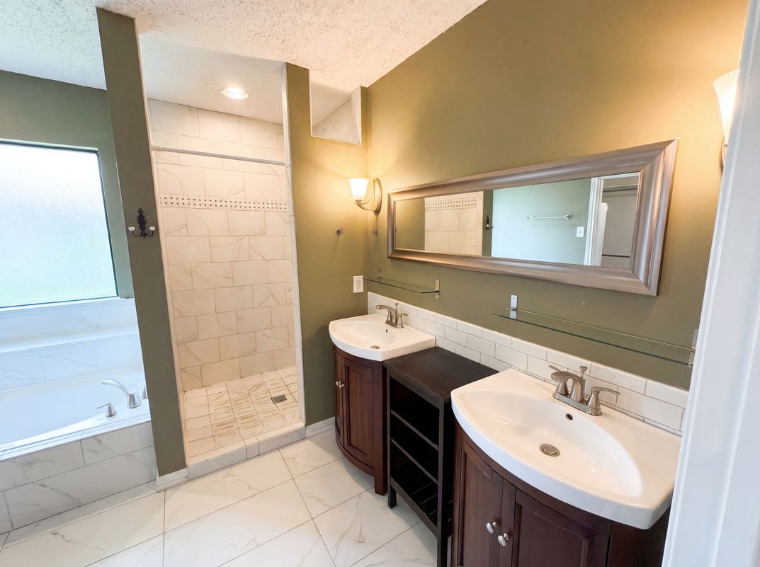 Photo 13 of 16 of 6712 Coach House Ln, Plano, TX