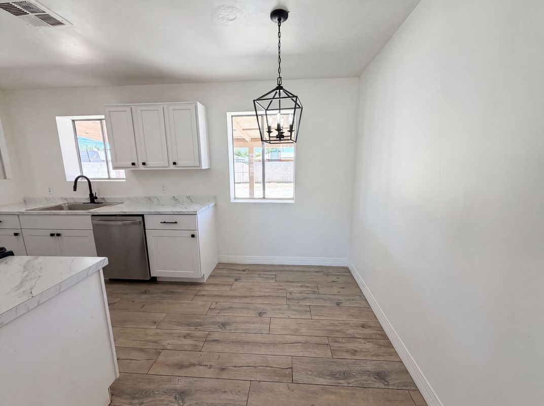 Photo 6 of 21 of 4505 W Clarendon Ave, Phoenix, AZ