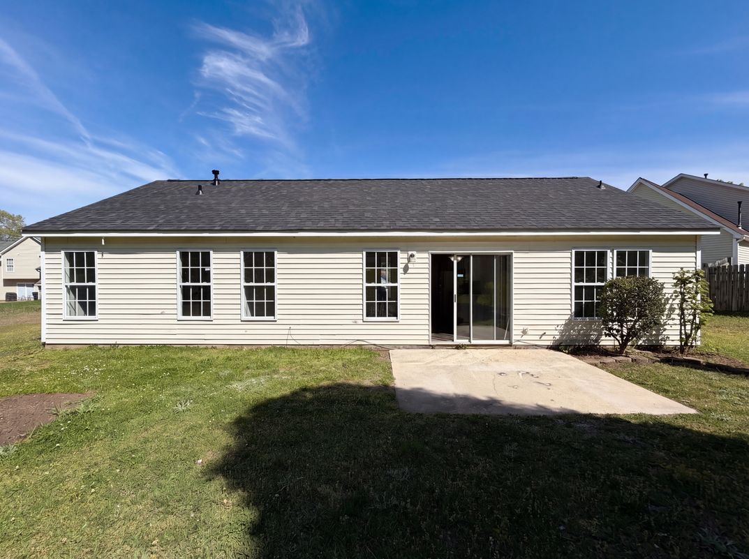 Photo 5 of 23 of 2405 Celosia Dr, Charlotte, NC