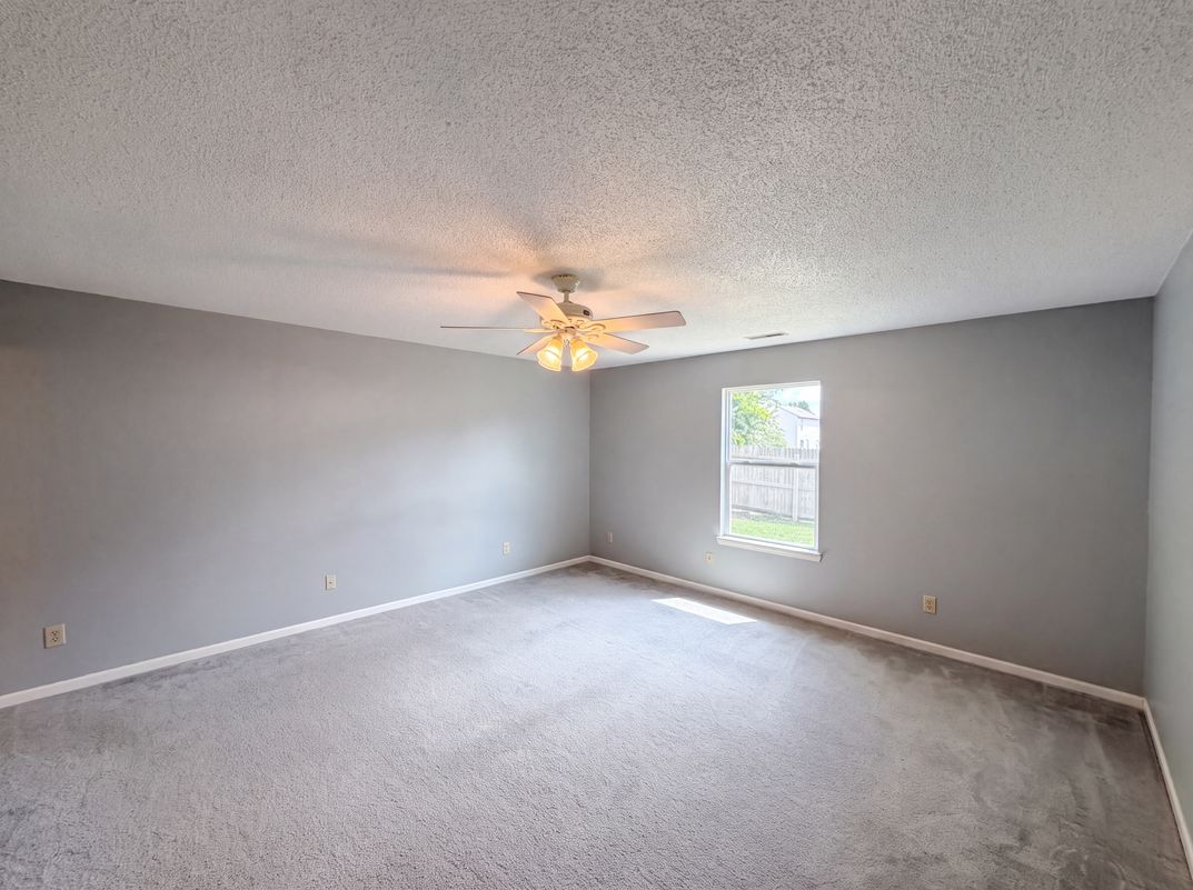 Photo 7 of 16 of 345 Leffler Dr, Indianapolis, IN