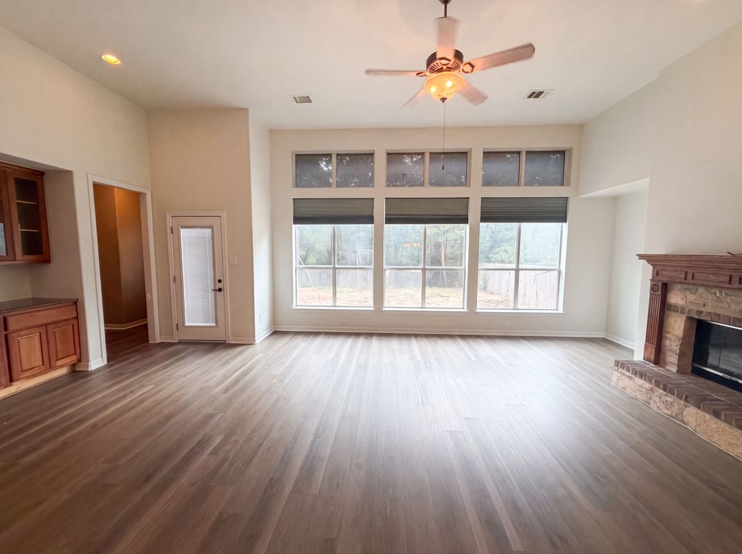 Photo 7 of 26 of 1724 Westend Pl, Round Rock, TX