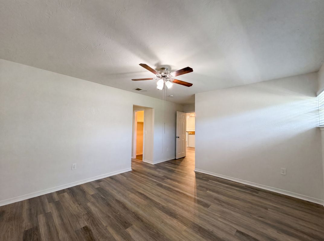 Photo 19 of 34 of 2805 105th St E, Palmetto, FL