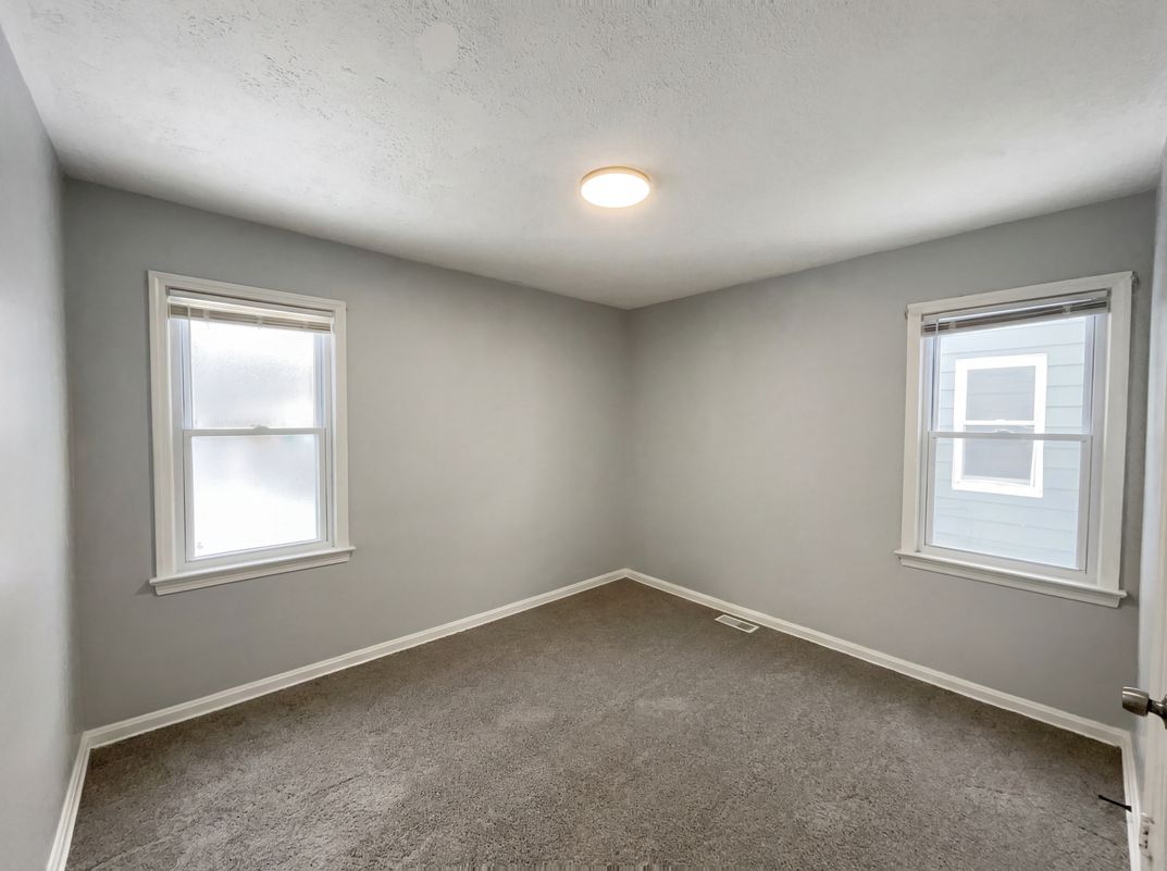 Photo 11 of 19 of 17409 Mapleboro Ave, Maple Heights, OH