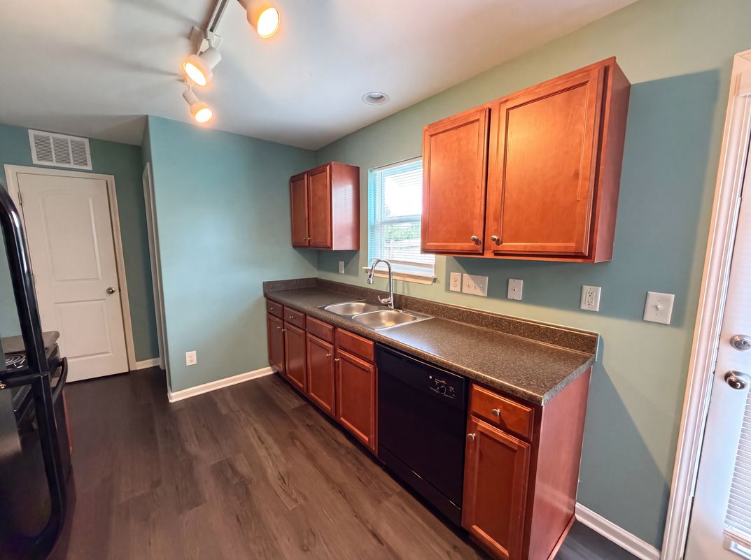Photo 7 of 20 of 5730 Natick Dr, Charlotte, NC