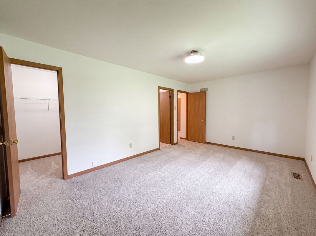 Photo 11 of 21 of 3679 Vago Ln, Florissant, MO