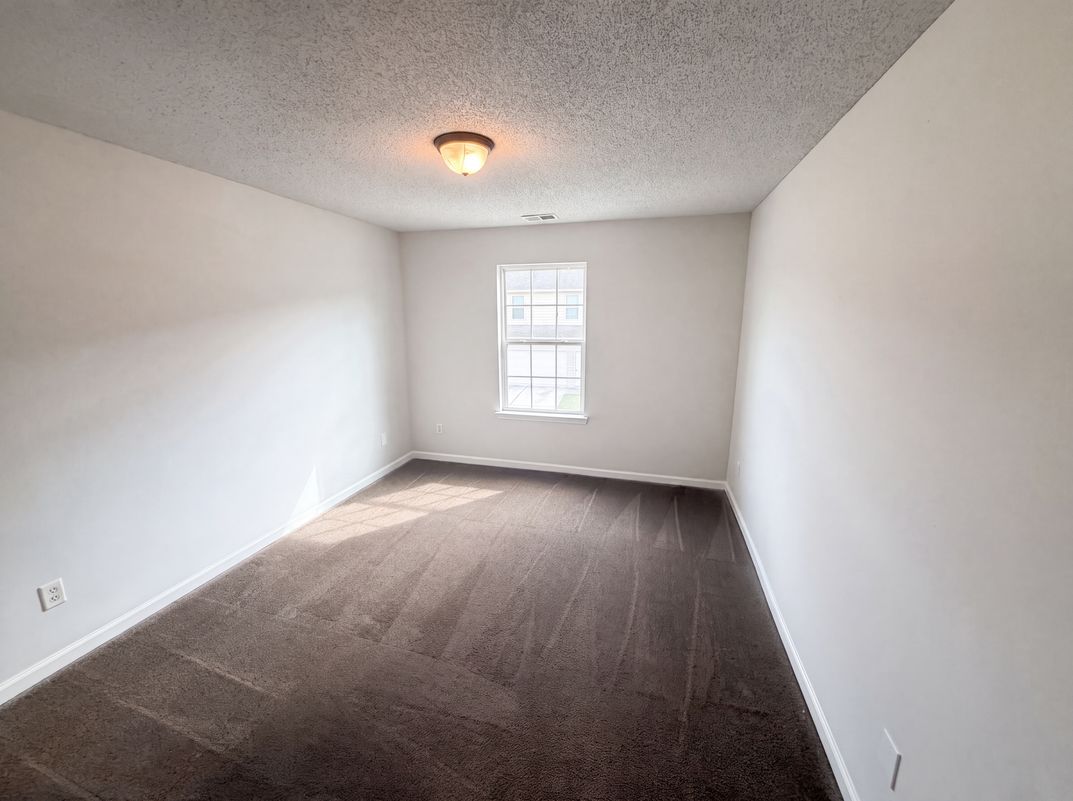 Photo 10 of 20 of 7553 Rutgers Cir, Fairburn, GA