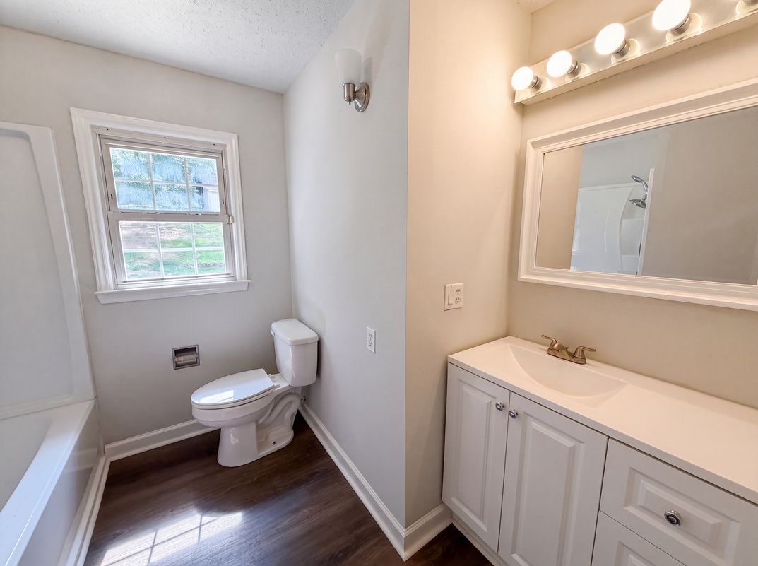 Photo 16 of 17 of 529 Timberlane Dr, Mount Holly, NC